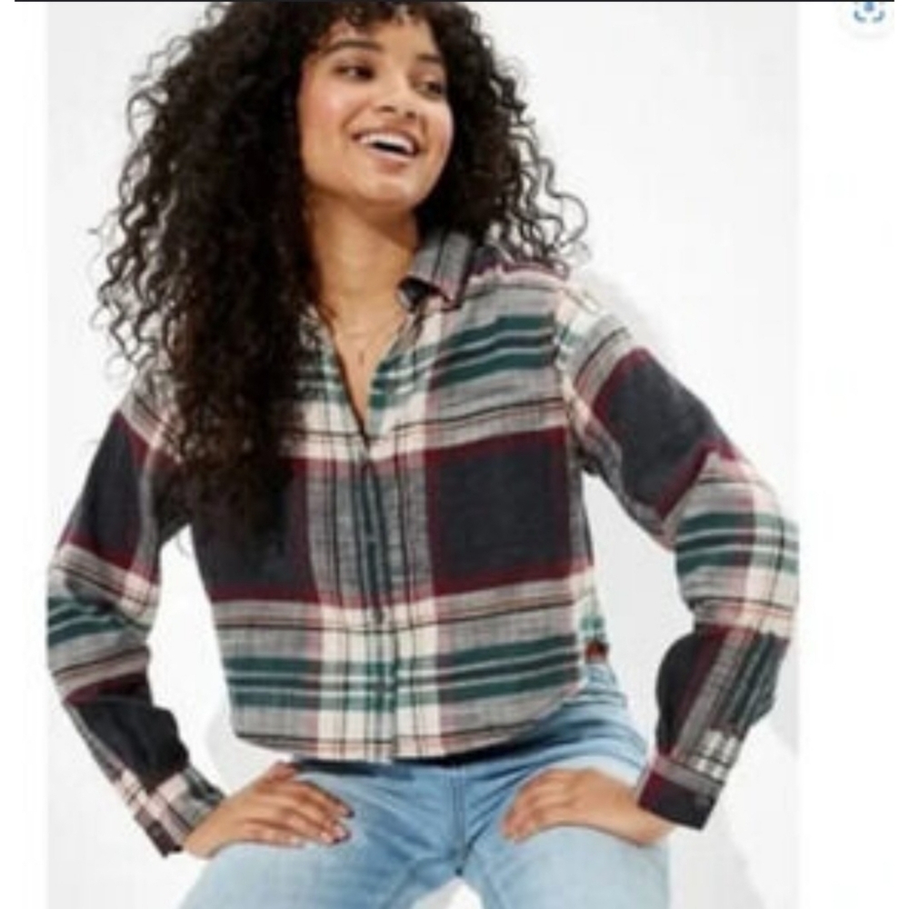 American Eagle Cropped Flannel top Multicolor Size M